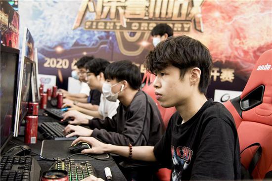 涯起步于高 涯起步于高