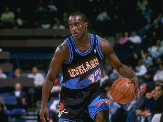 在灯光照耀 在灯光照耀